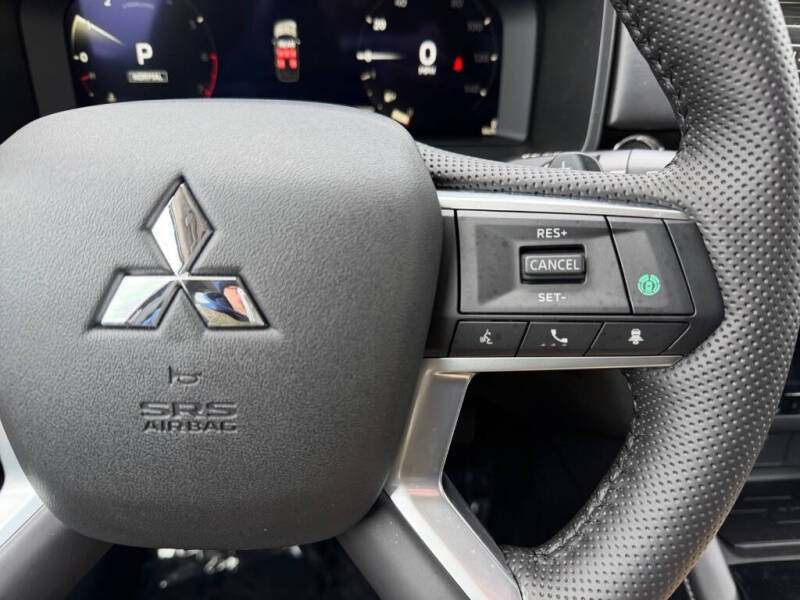 2026 Mitsubishi Outlander SE