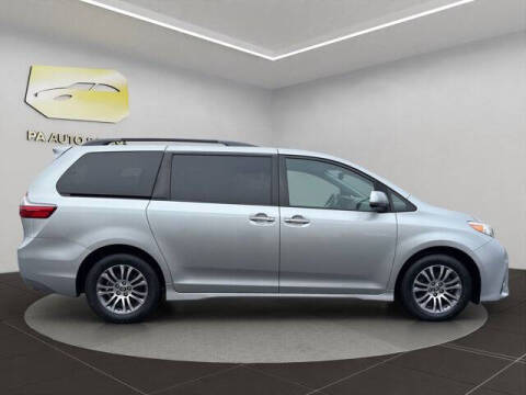 2020 Toyota Sienna XLE Premium 8-Passenger
