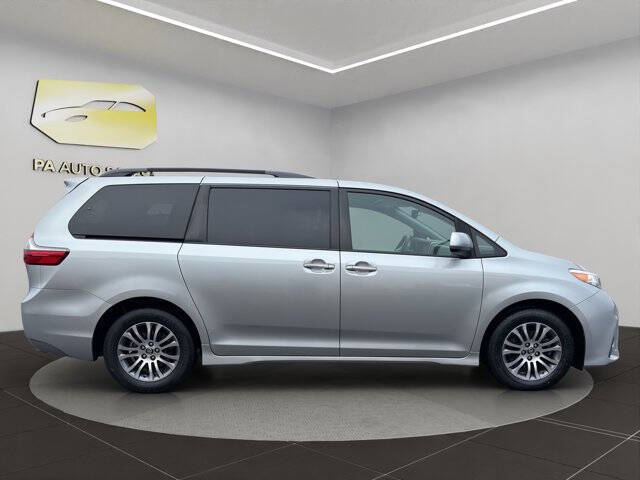 2020 Toyota Sienna XLE Premium 8-Passenger