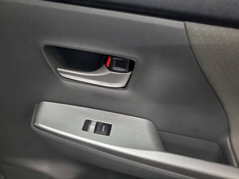 2014 Toyota Prius v Three