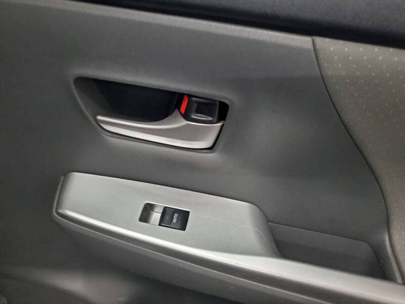 2014 Toyota Prius v Three