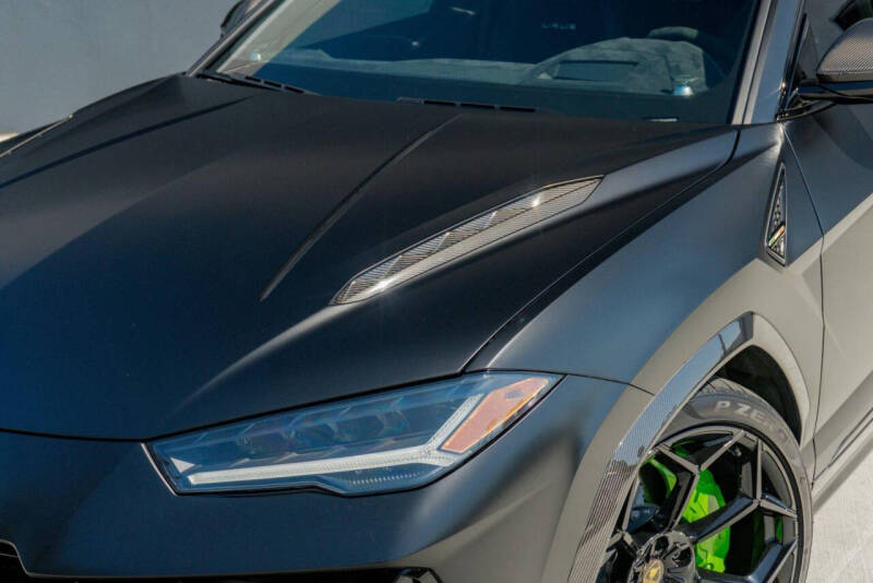 2024 Lamborghini Urus Performante