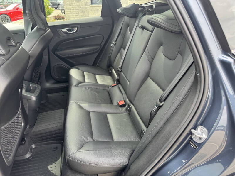 2024 Volvo XC60 B5 Plus Dark Theme