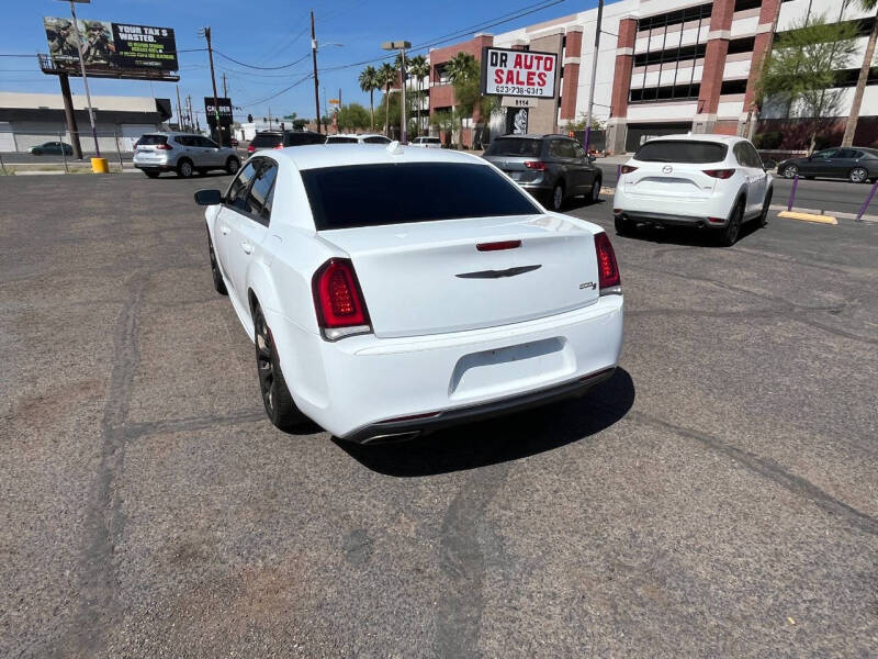 2018 Chrysler 300 S