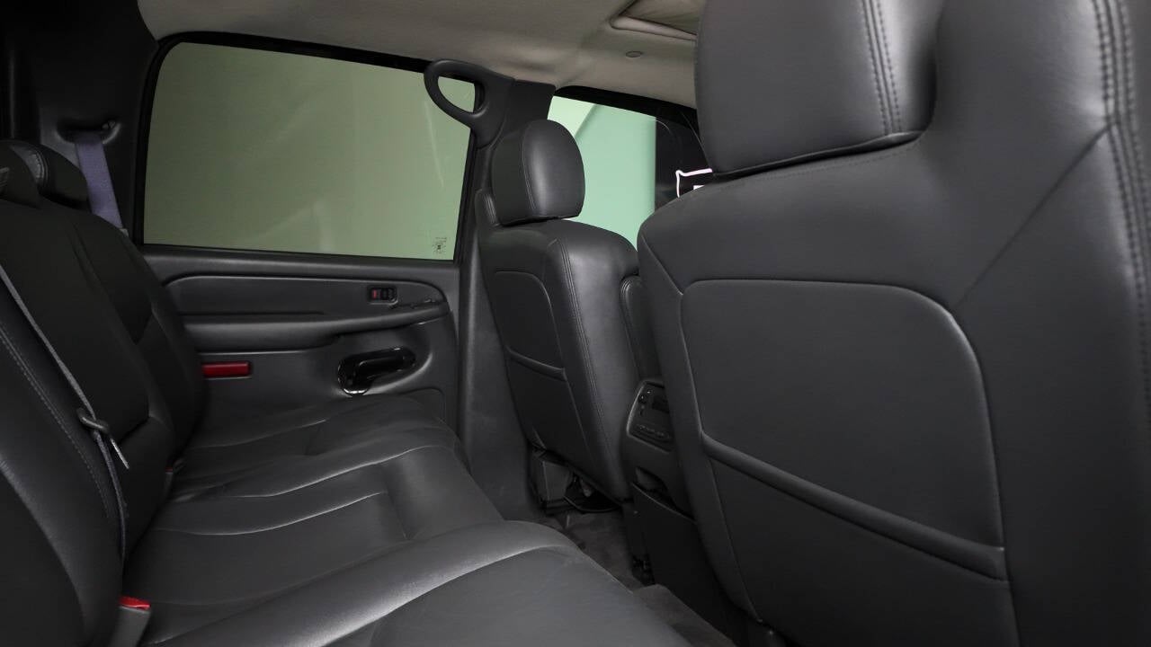 2004 Chevrolet Avalanche 45