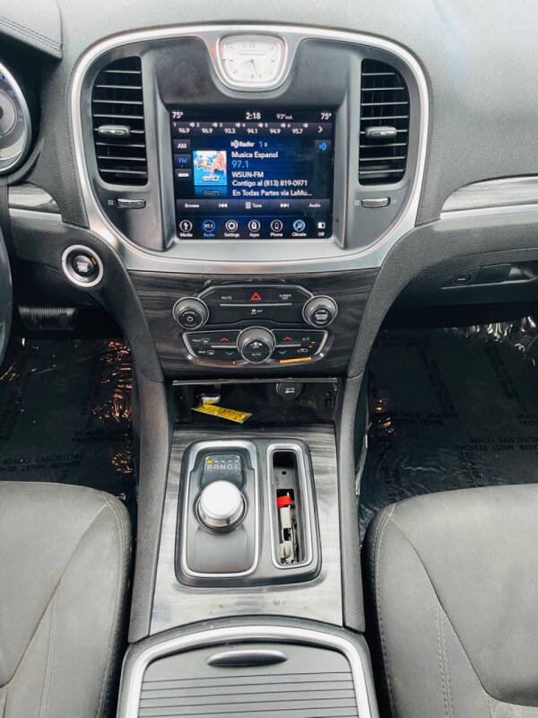 2019 Chrysler 300 Touring