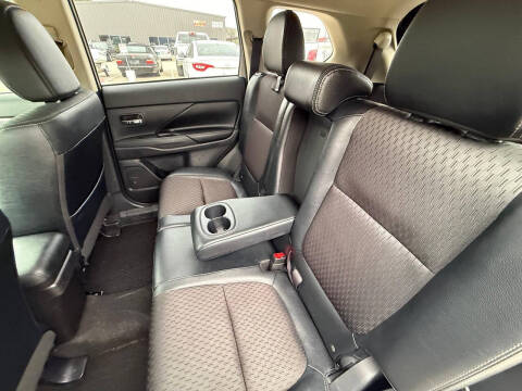 2015 Mitsubishi Outlander SE