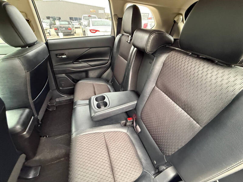 2015 Mitsubishi Outlander SE