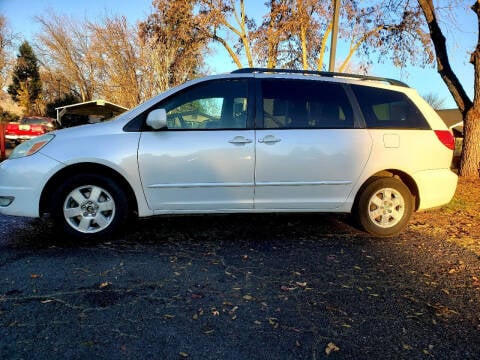 2004 Toyota Sienna for sale at Viking Motors in Medford OR