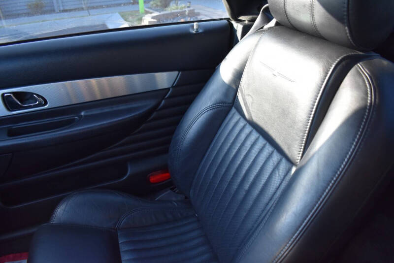 2004 Ford Thunderbird Deluxe
