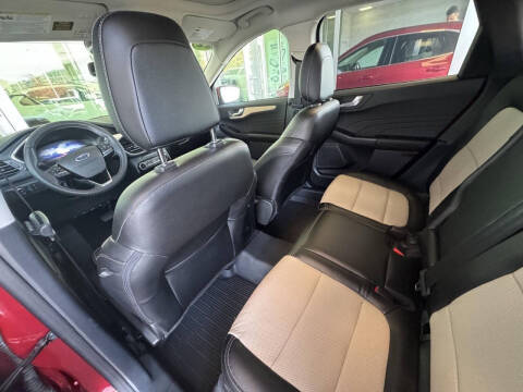 2022 Ford Escape Titanium