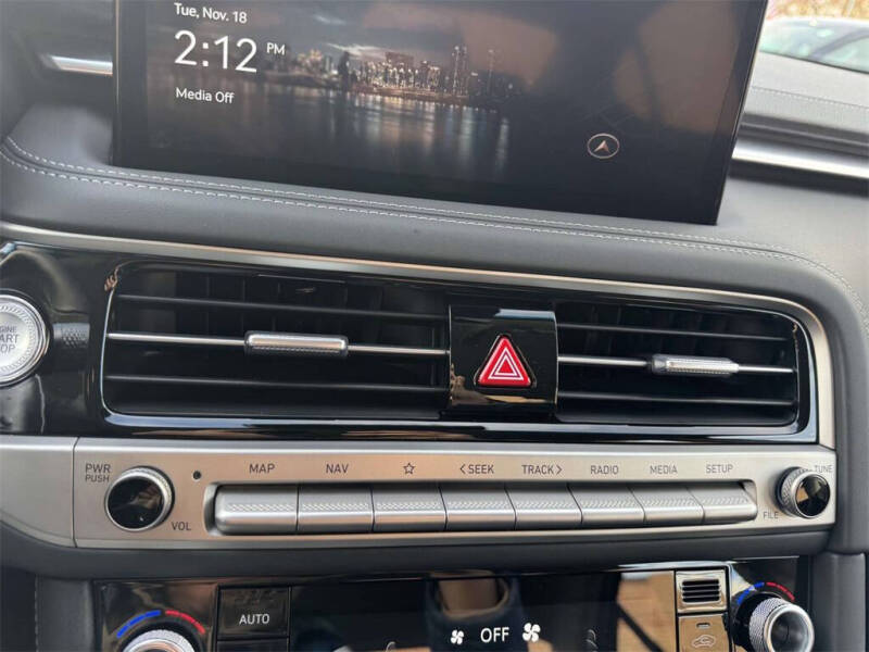 2026 Genesis G70 2.5T Standard