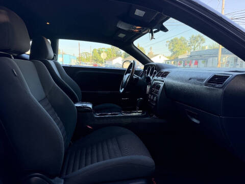2013 Dodge Challenger SXT