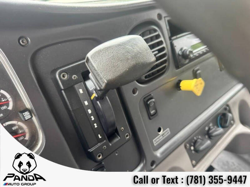 2012 Freightliner M2 106
