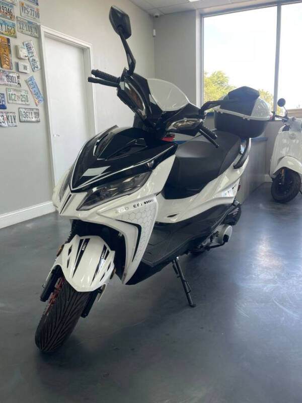 2023 ROSSI RS200