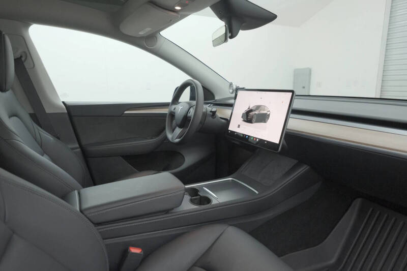 2024 Tesla Model Y Long Range