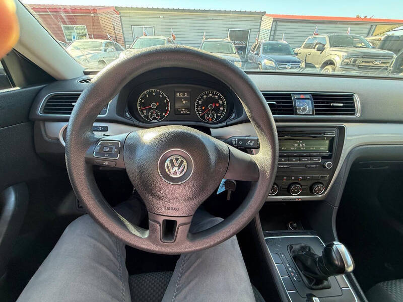 2014 Volkswagen Passat 1.8T S