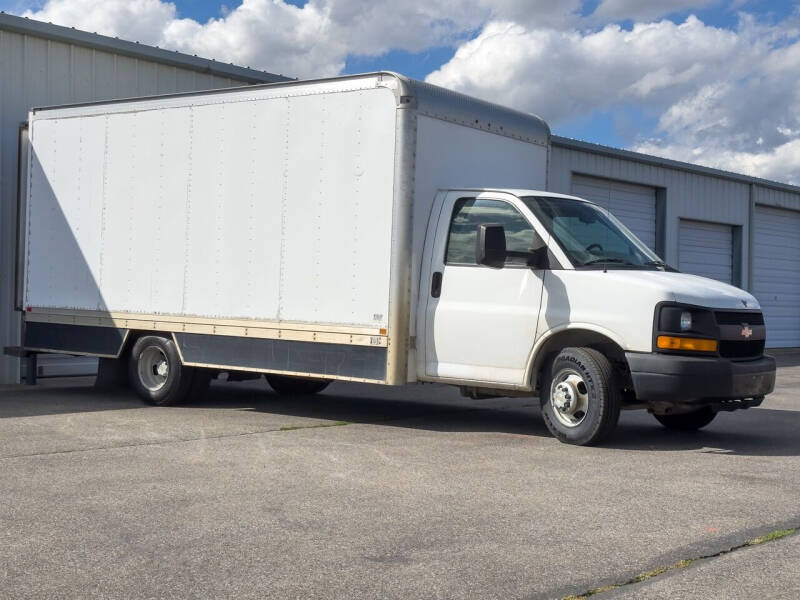 2011 Chevrolet Express G3500 null photo 4