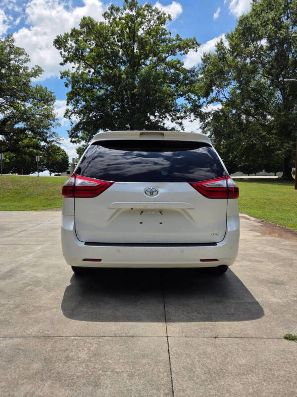 2017 Toyota Sienna
