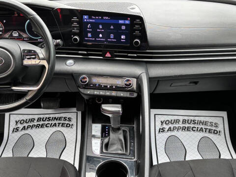 2022 Hyundai Elantra SEL