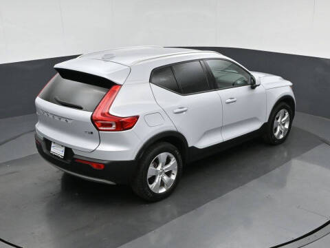 2021 Volvo XC40 T5 Momentum