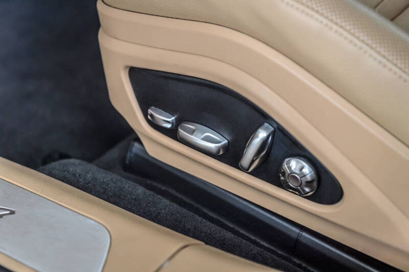 2018 Porsche Panamera 4