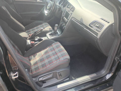 2017 Volkswagen Golf GTI SE