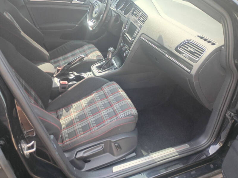 2017 Volkswagen Golf GTI SE