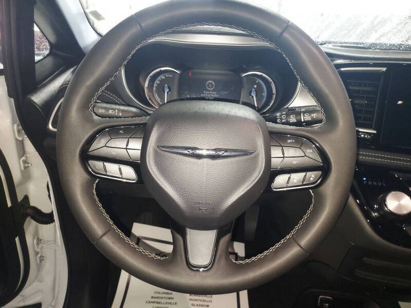 2024 Chrysler Pacifica Plug-In Hybrid Select