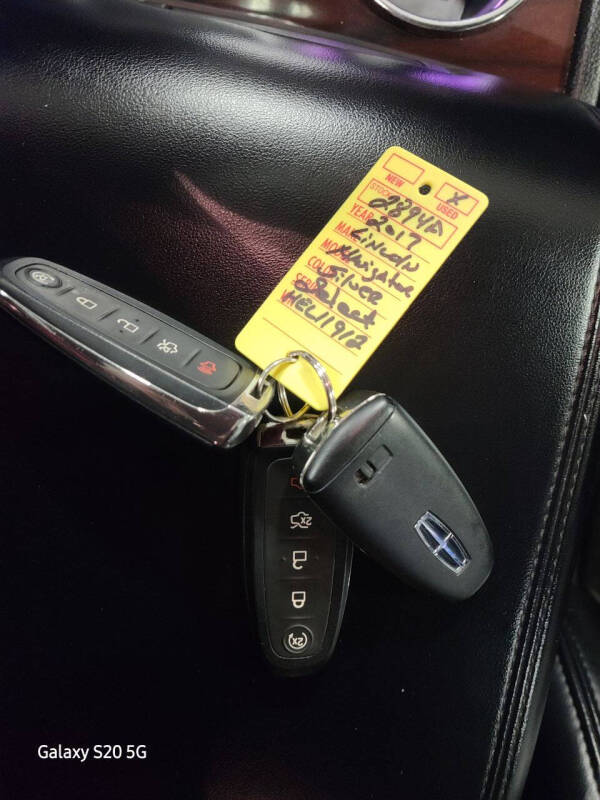 2017 Lincoln Navigator Select