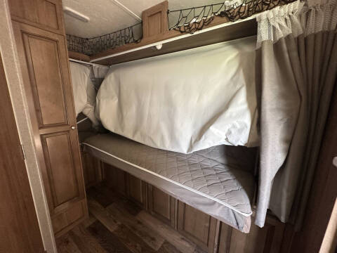 2016 Forest River Rockwood  Roo 233S