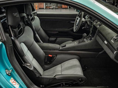 2024 Porsche 718 Cayman GT4 RS