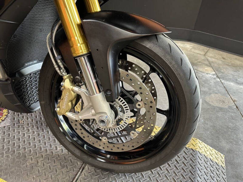 2012 Aprilia Tuono V4 R