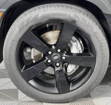 2023 Land Rover Defender 110 SE