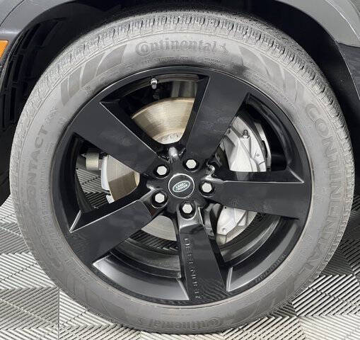 2023 Land Rover Defender 110 SE