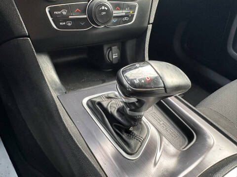 2015 Dodge Charger SE