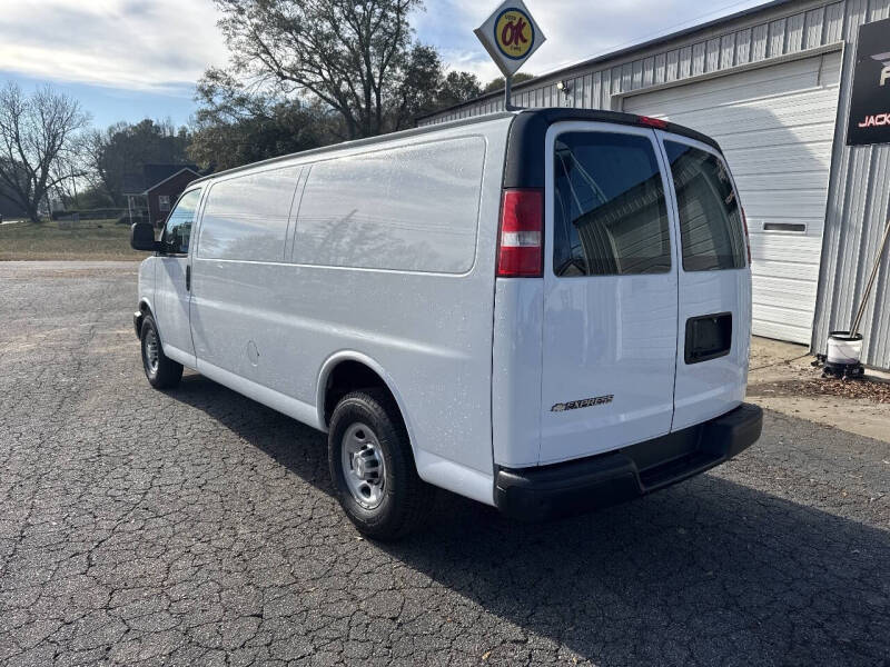 2017 Chevrolet Express 2500