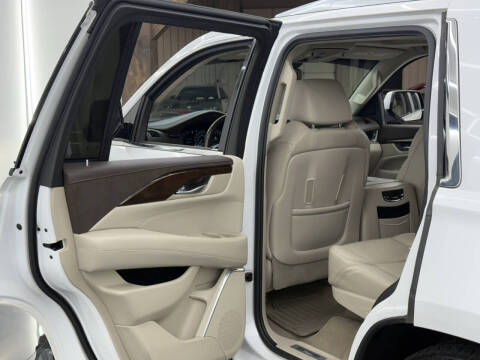2017 Cadillac Escalade Luxury