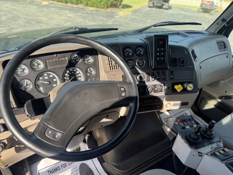 2005 Sterling LT 9500