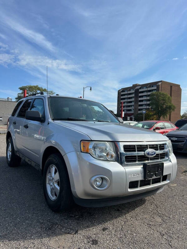 2011 Ford Escape XLT photo 2