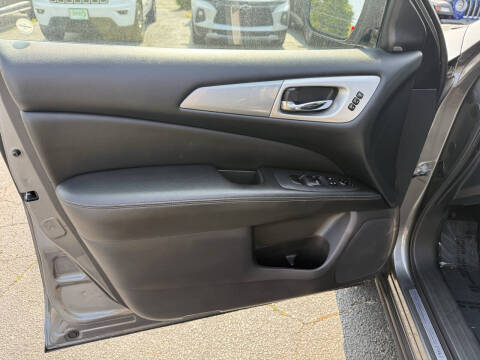 2018 Nissan Pathfinder SL