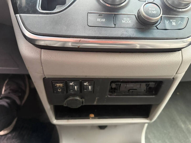 2016 Toyota Sienna