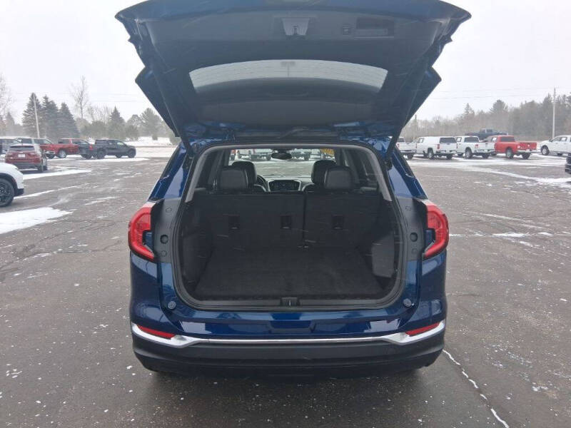 2023 GMC Terrain SLT