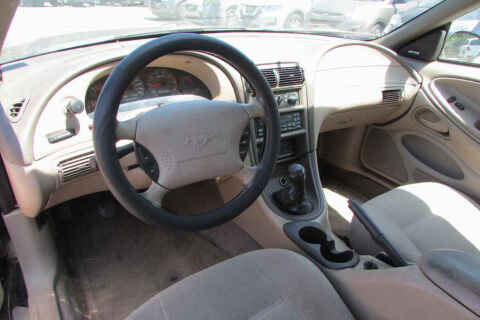 2000 Ford Mustang