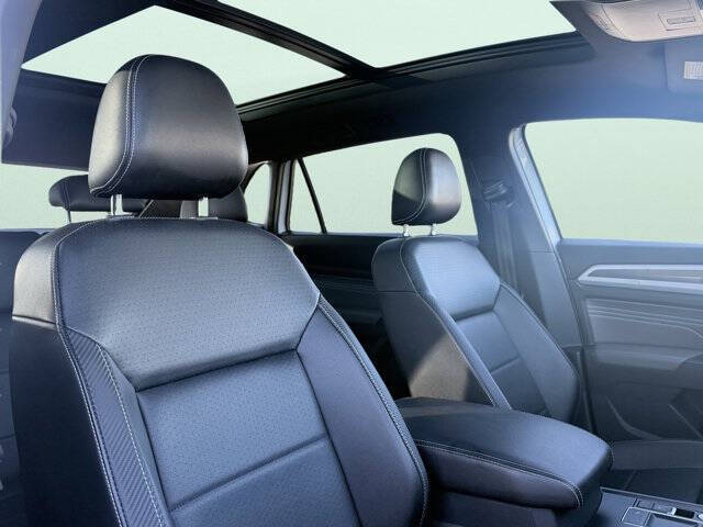 2021 Volkswagen Atlas Cross Sport V6 SE R-Line