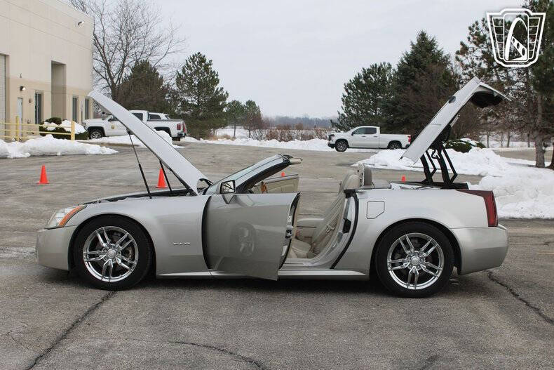 2005 Cadillac XLR