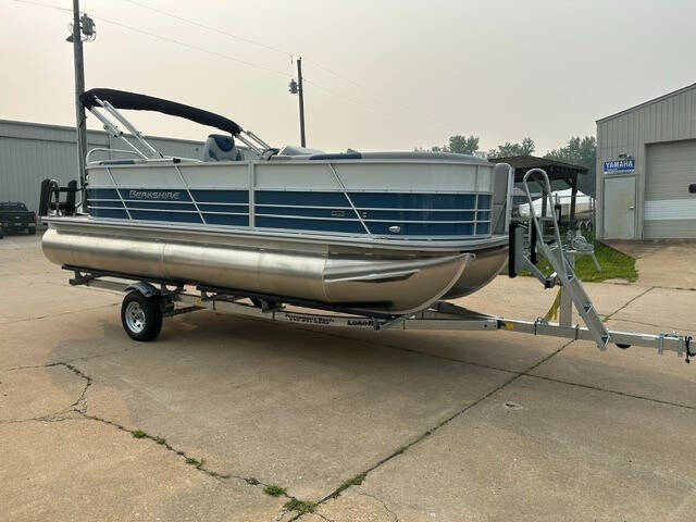 2027 Berkshire 22 RFX LE 2.75