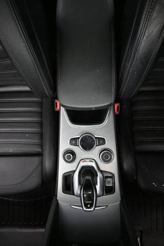 2020 Alfa Romeo Stelvio Ti Sport