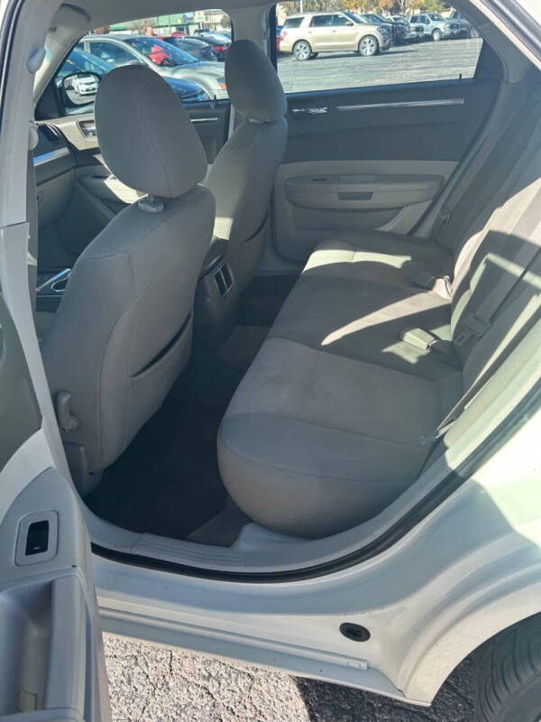 2009 Chrysler 300 LX