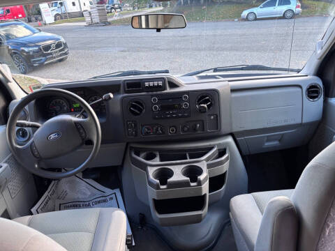 2009 Ford E-Series E-350 SD XLT